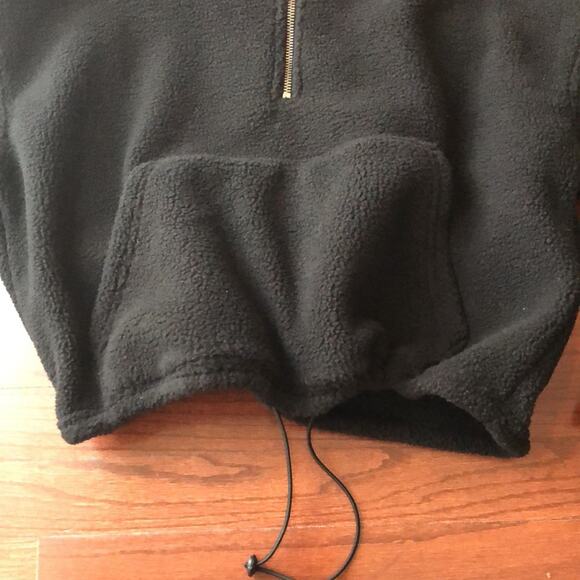 AMERICAN EAGLE Crewneck Crop Top Black Pulll Over - Picture 3 of 7